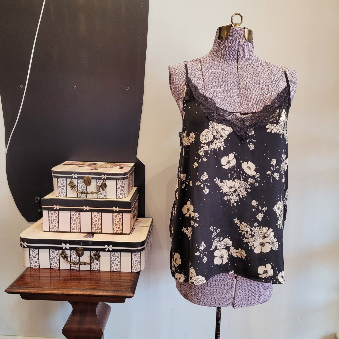black floral camisole sz LARGE